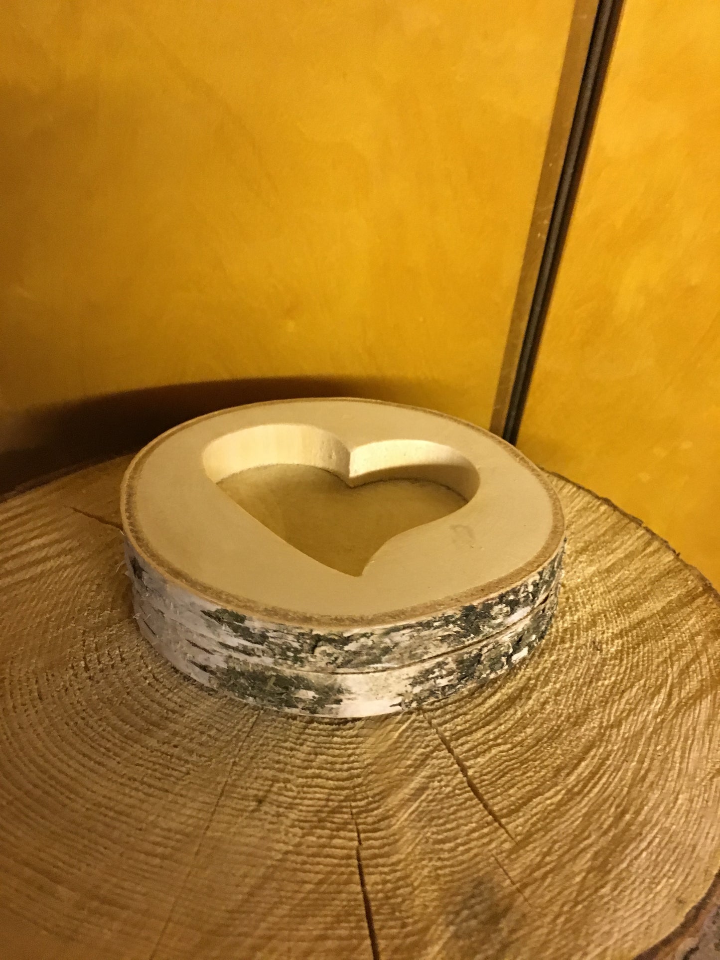 Ringkissen Baumscheibe Holzscheibe mit Herz