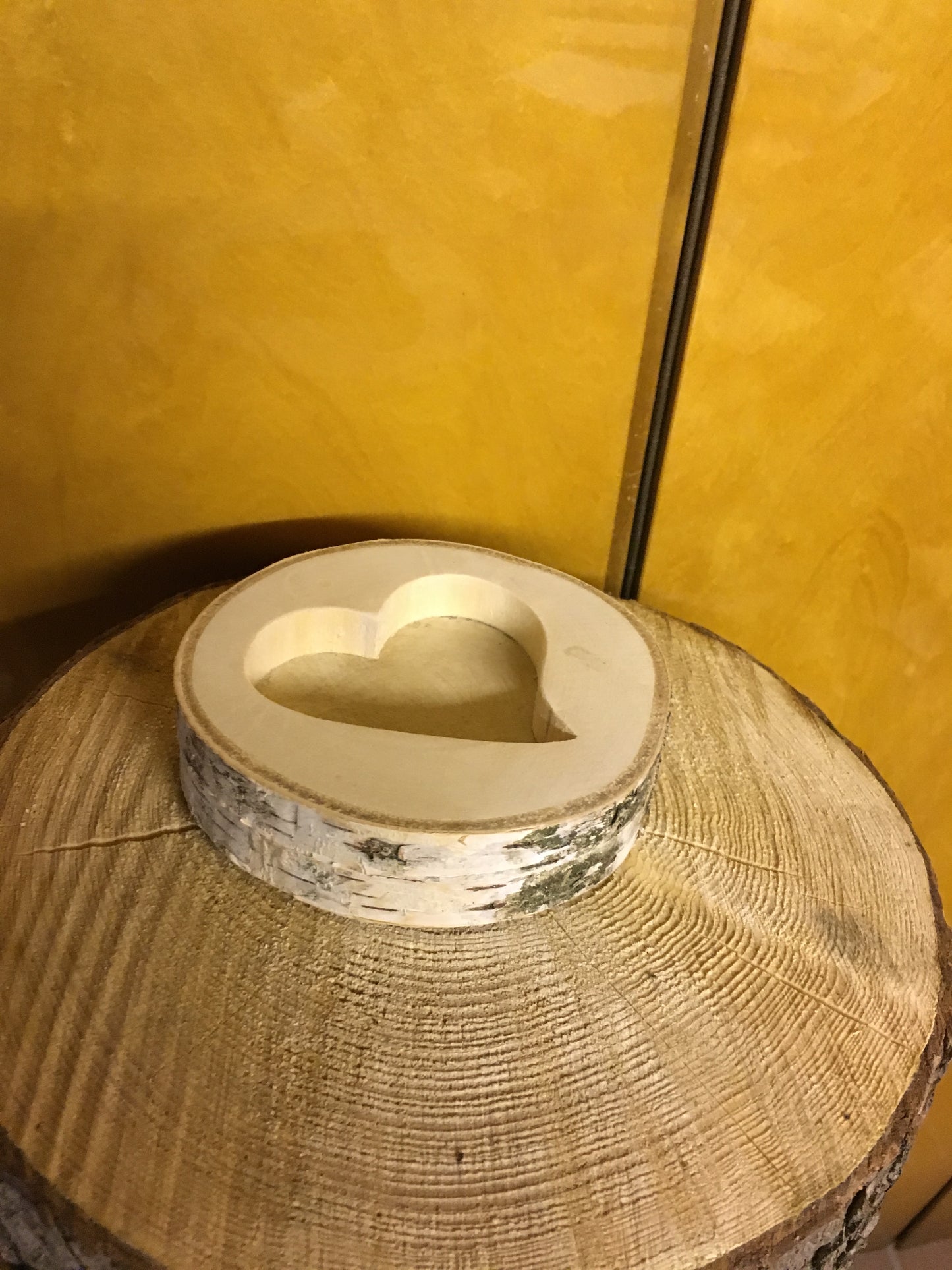 Ringkissen Baumscheibe Holzscheibe mit Herz